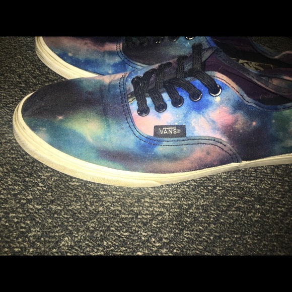 Vans - Picture 2 of 5